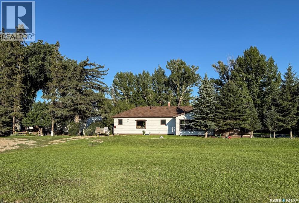 223 Riverside Boulevard, Eastend, Saskatchewan  S0N 0T0 - Photo 1 - SK018876