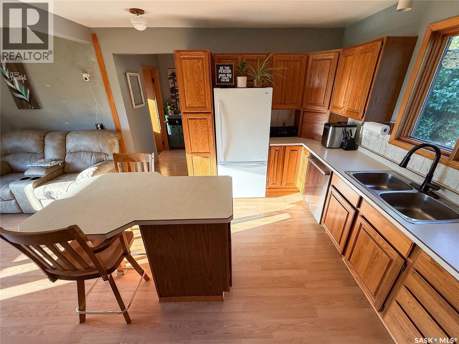 223 Riverside Boulevard, Eastend, Saskatchewan  S0N 0T0 - Photo 15 - SK018876