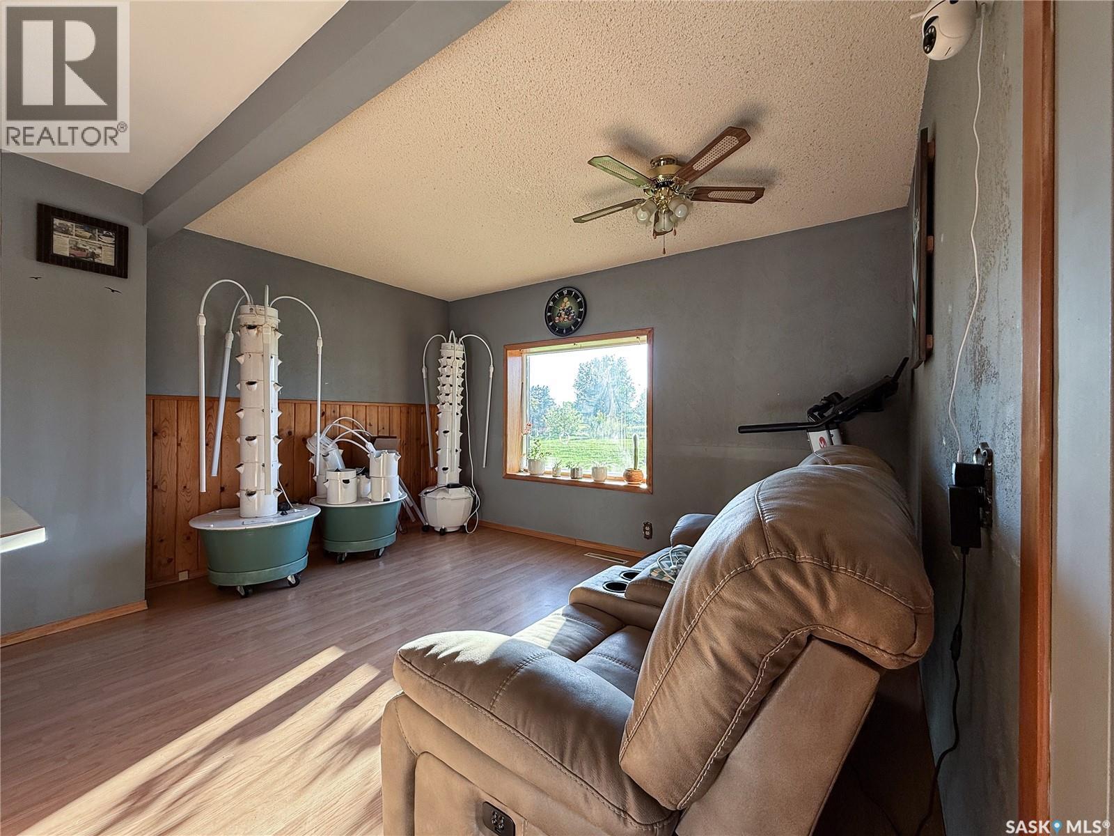 223 Riverside Boulevard, Eastend, Saskatchewan  S0N 0T0 - Photo 18 - SK018876