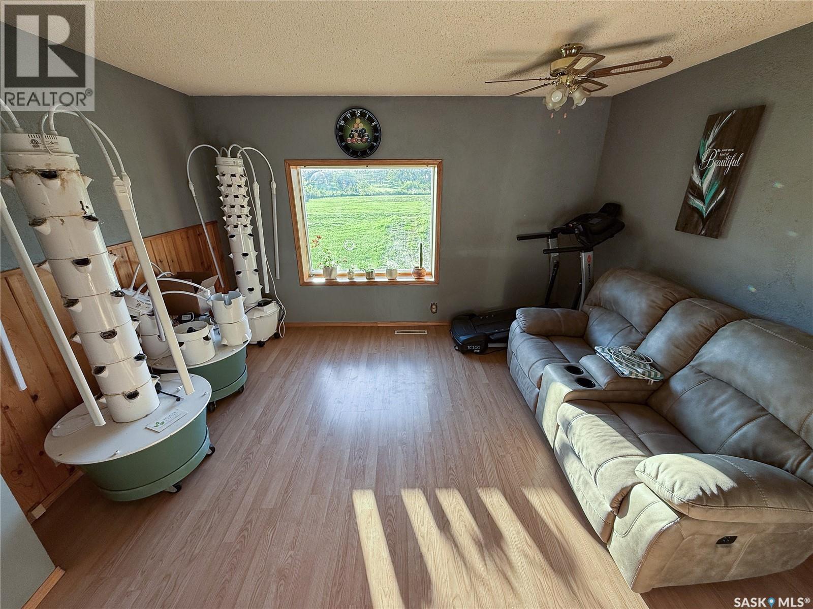 223 Riverside Boulevard, Eastend, Saskatchewan  S0N 0T0 - Photo 19 - SK018876