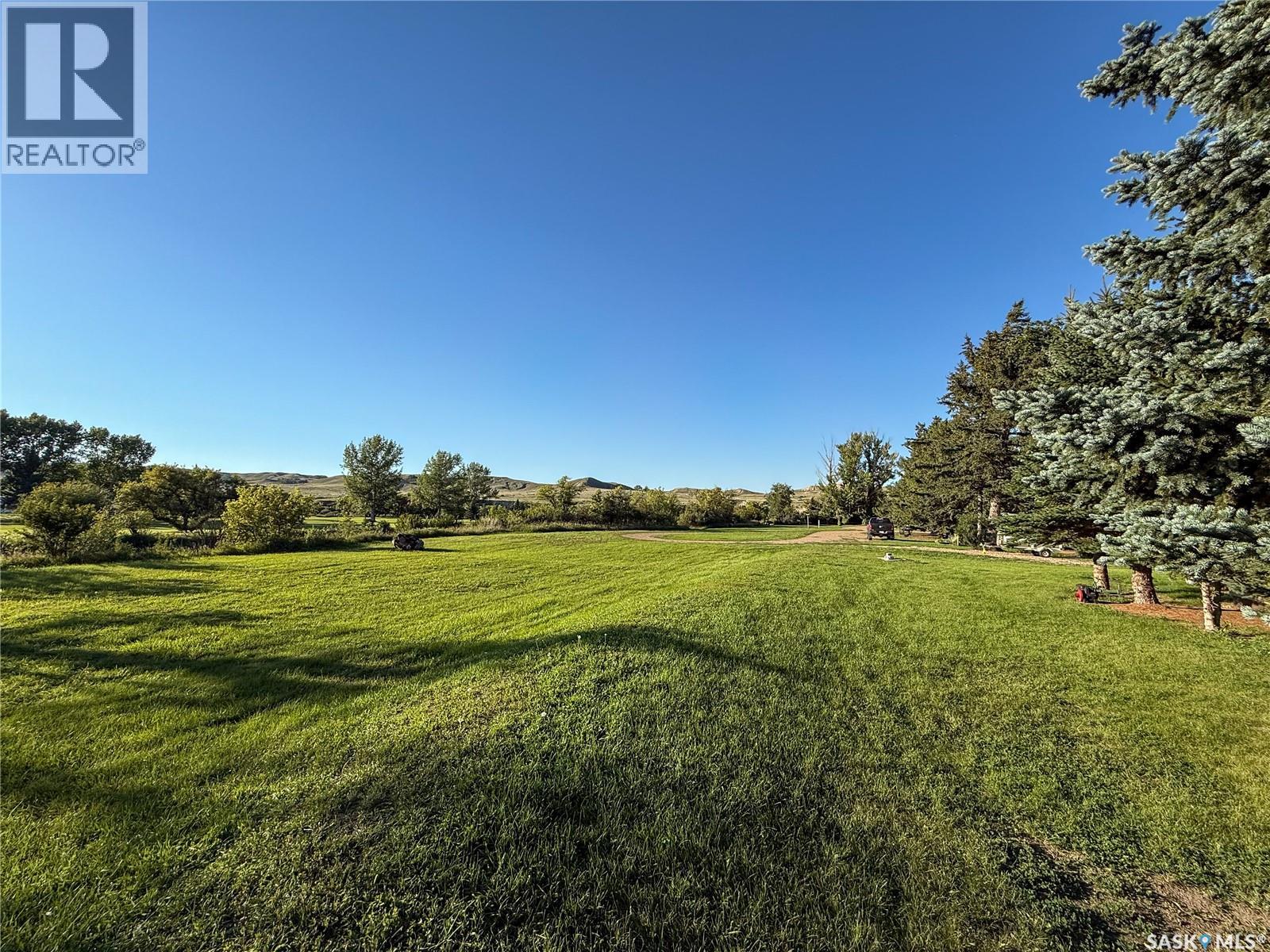 223 Riverside Boulevard, Eastend, Saskatchewan  S0N 0T0 - Photo 3 - SK018876