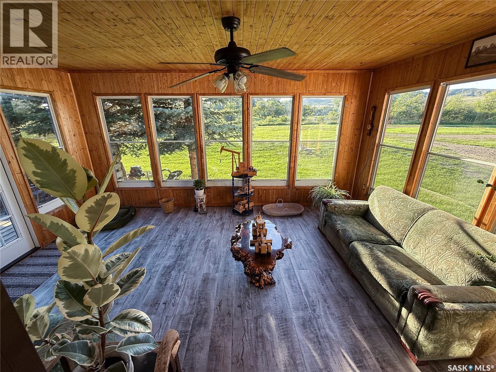 223 Riverside Boulevard, Eastend, Saskatchewan  S0N 0T0 - Photo 34 - SK018876