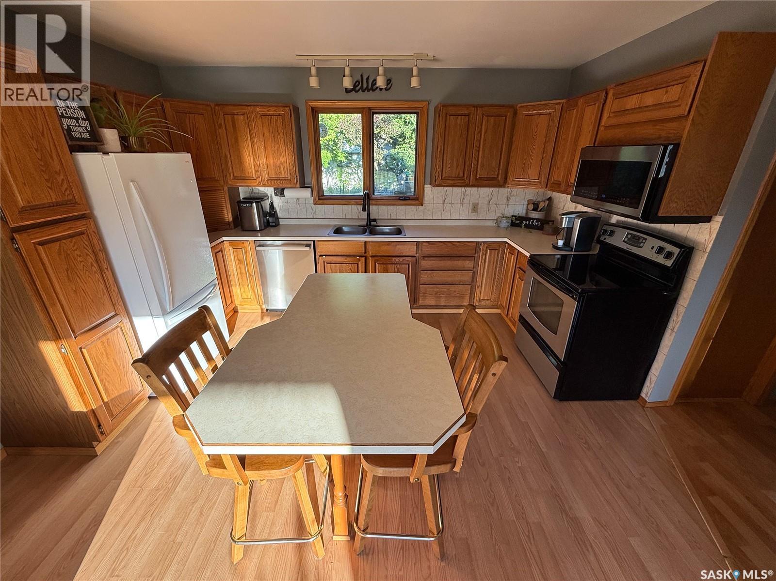 223 Riverside Boulevard, Eastend, Saskatchewan  S0N 0T0 - Photo 9 - SK018876