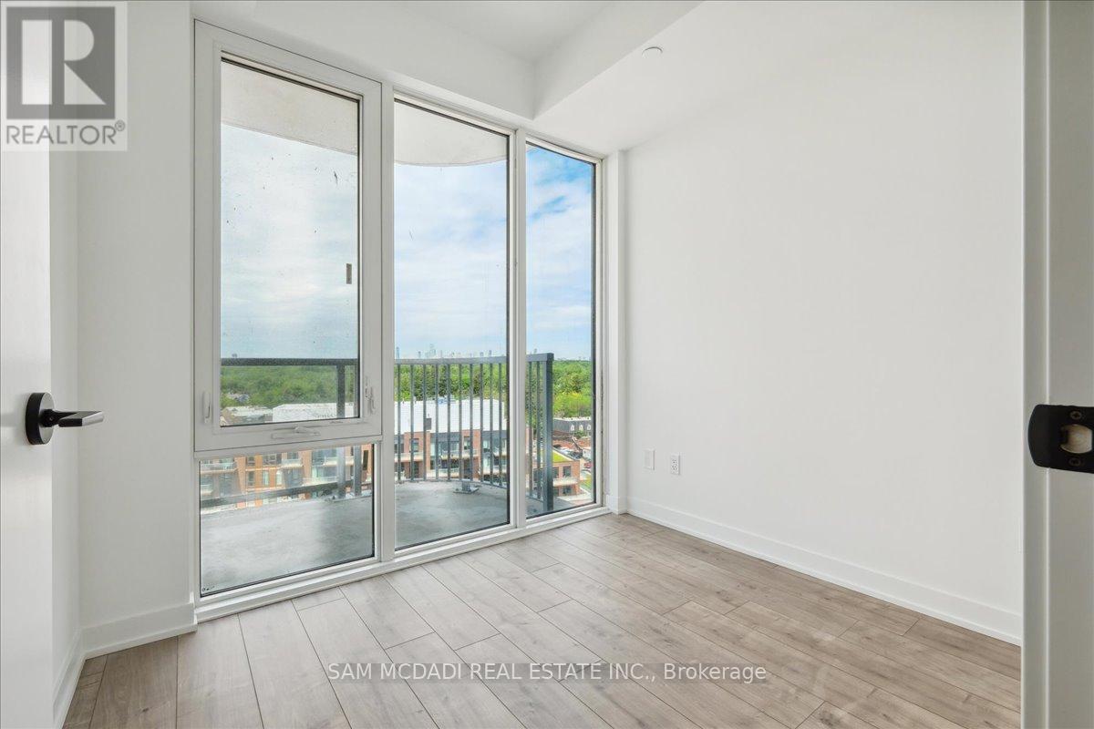 1001 - 220 Missinnihe Way, Mississauga, Ontario  L5H 0A9 - Photo 10 - W12416757