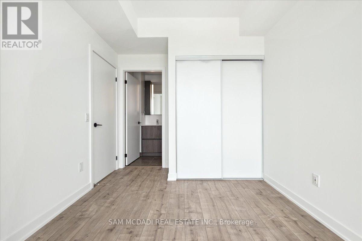 1001 - 220 Missinnihe Way, Mississauga, Ontario  L5H 0A9 - Photo 13 - W12416757