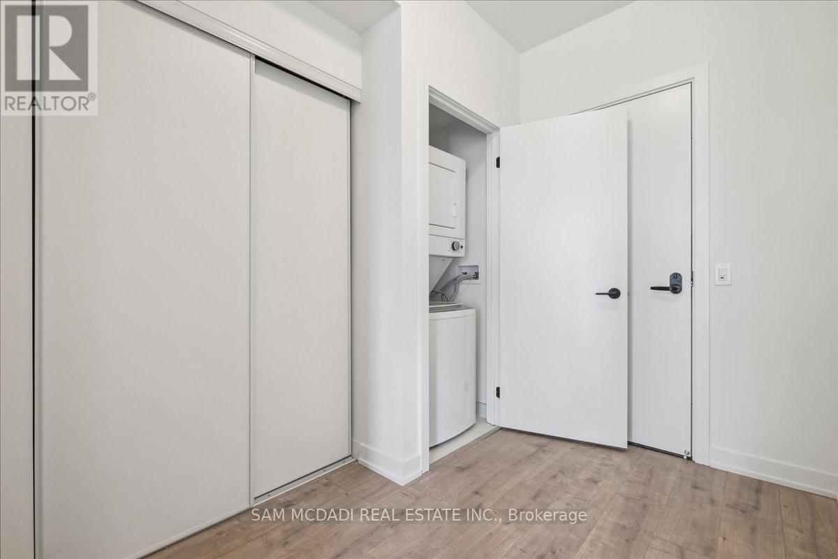 1001 - 220 Missinnihe Way, Mississauga, Ontario  L5H 0A9 - Photo 16 - W12416757