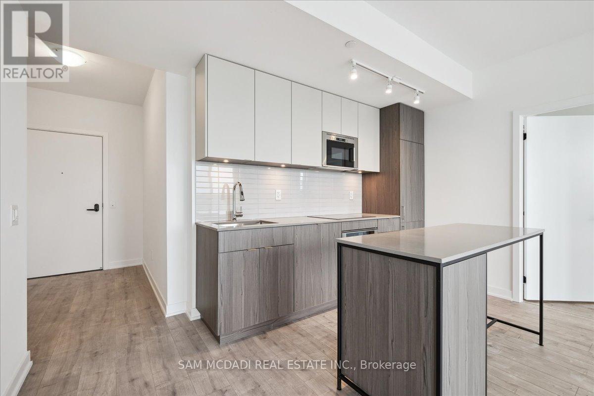 1001 - 220 Missinnihe Way, Mississauga, Ontario  L5H 0A9 - Photo 6 - W12416757