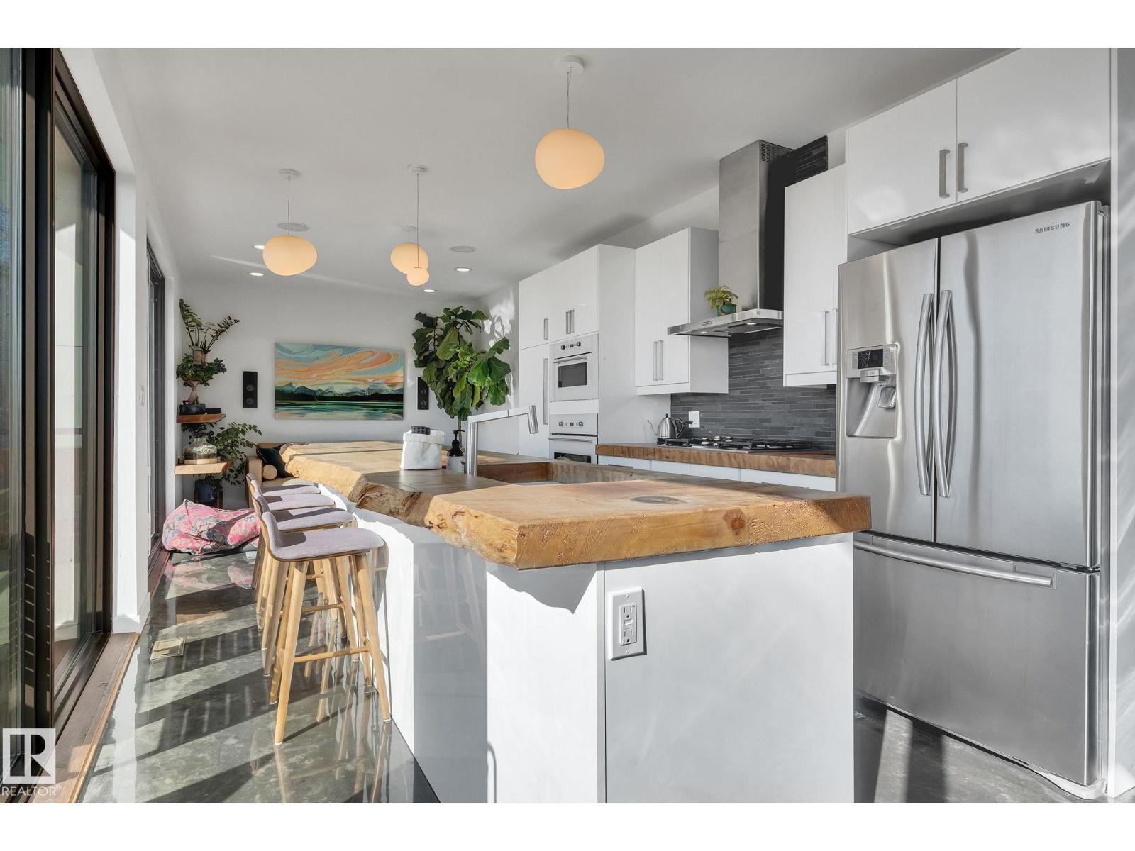 9457 100a Av Nw, Edmonton, Alberta  T5H 0A6 - Photo 6 - E4447569
