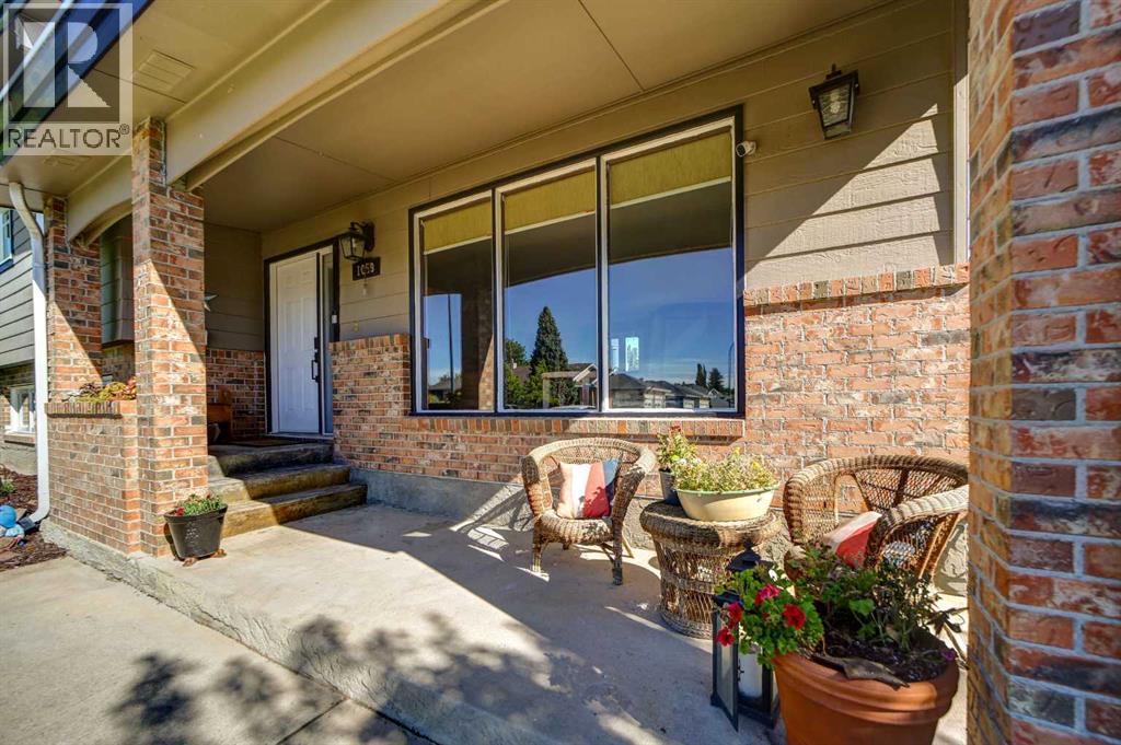 Property at 1059 Lakemount Boulevard S image 3