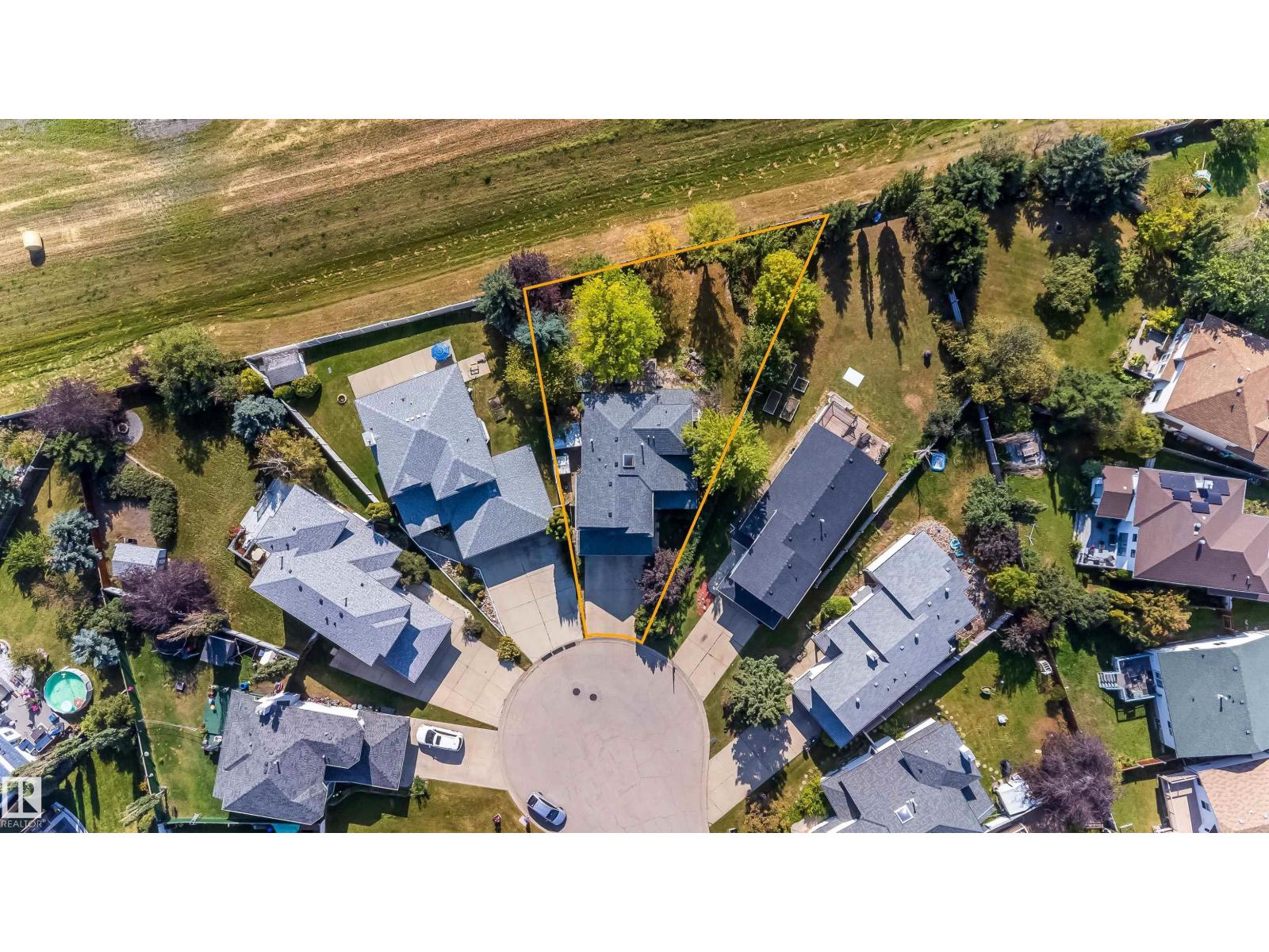 11415 9 Av Nw, Edmonton, Alberta  T6J 6Z5 - Photo 3 - E4458744