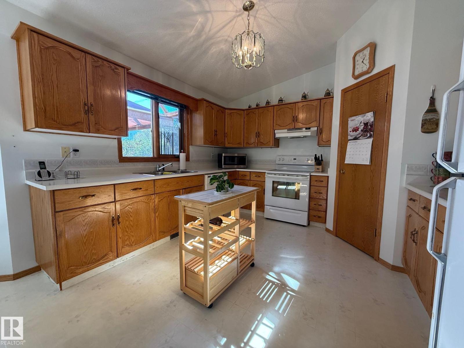 2816 45 Av, Athabasca Town, Alberta  T9S 1N6 - Photo 12 - E4458579