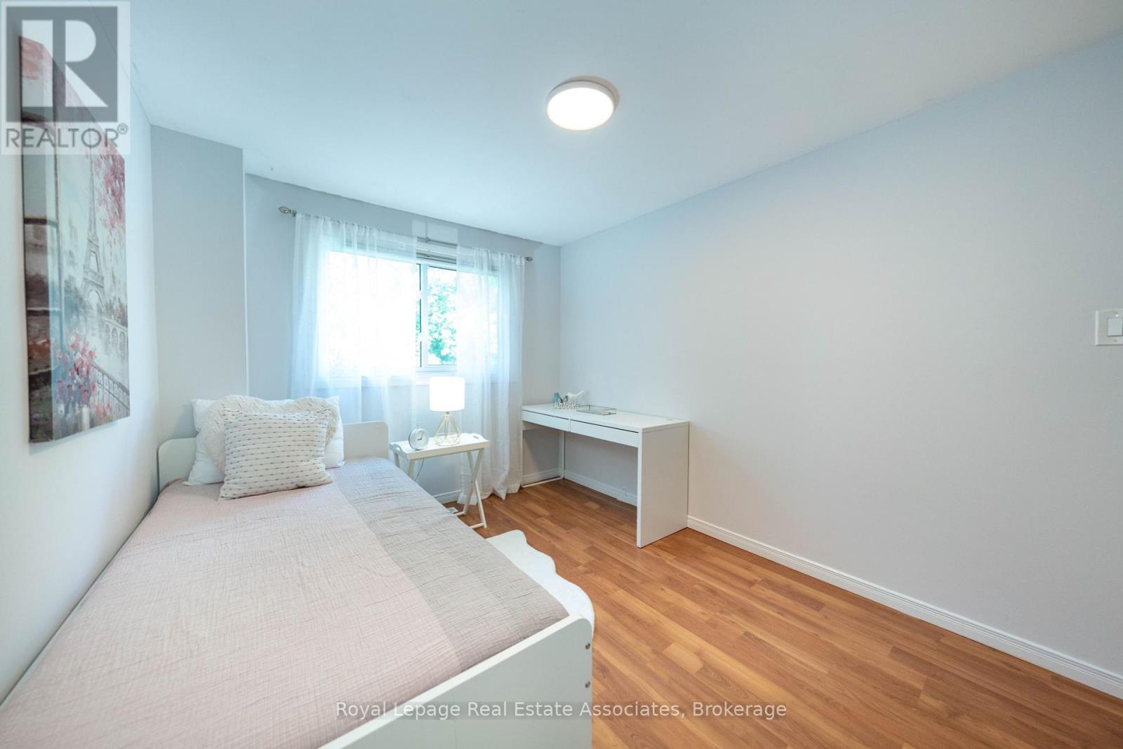 19 Burbank Crescent, Orangeville, Ontario  L9W 3E6 - Photo 11 - W12416766