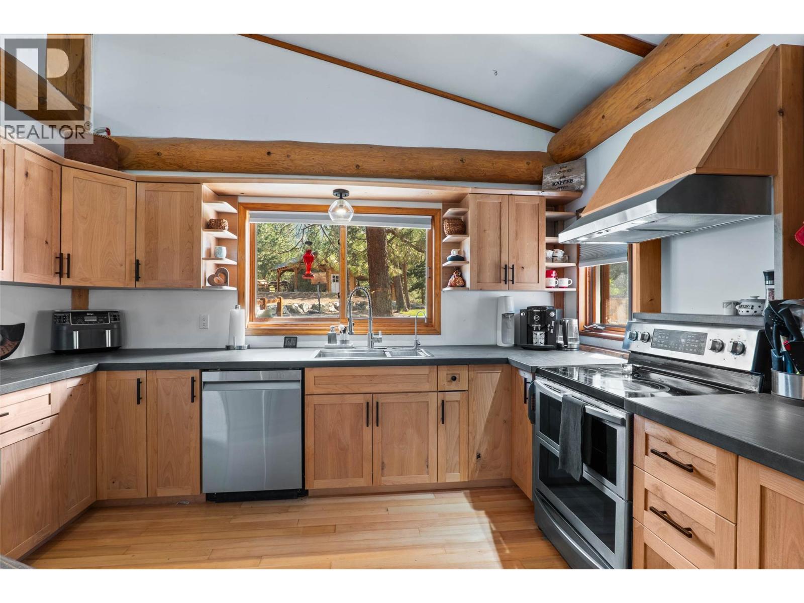 129 Coldwater Road, Merritt, British Columbia  V1K 1B8 - Photo 9 - 10363337