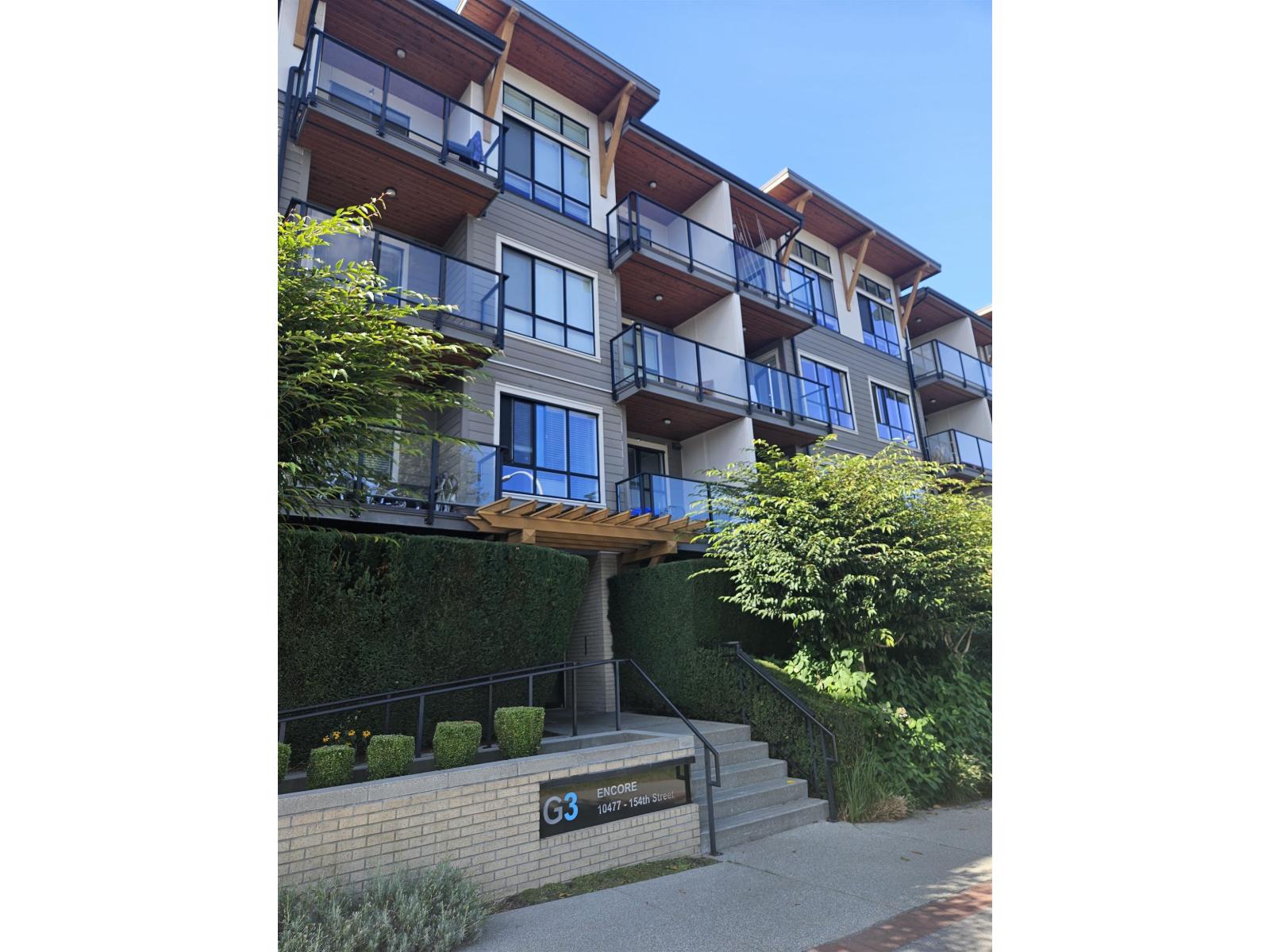 203 10477 154 Street, Surrey, British Columbia  V3R 0C6 - Photo 2 - R3049757