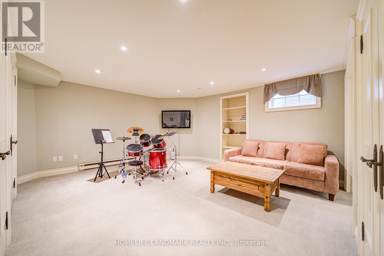 72 Gordon Road, Toronto, Ontario  M2P 1E4 - Photo 32 - C12416780