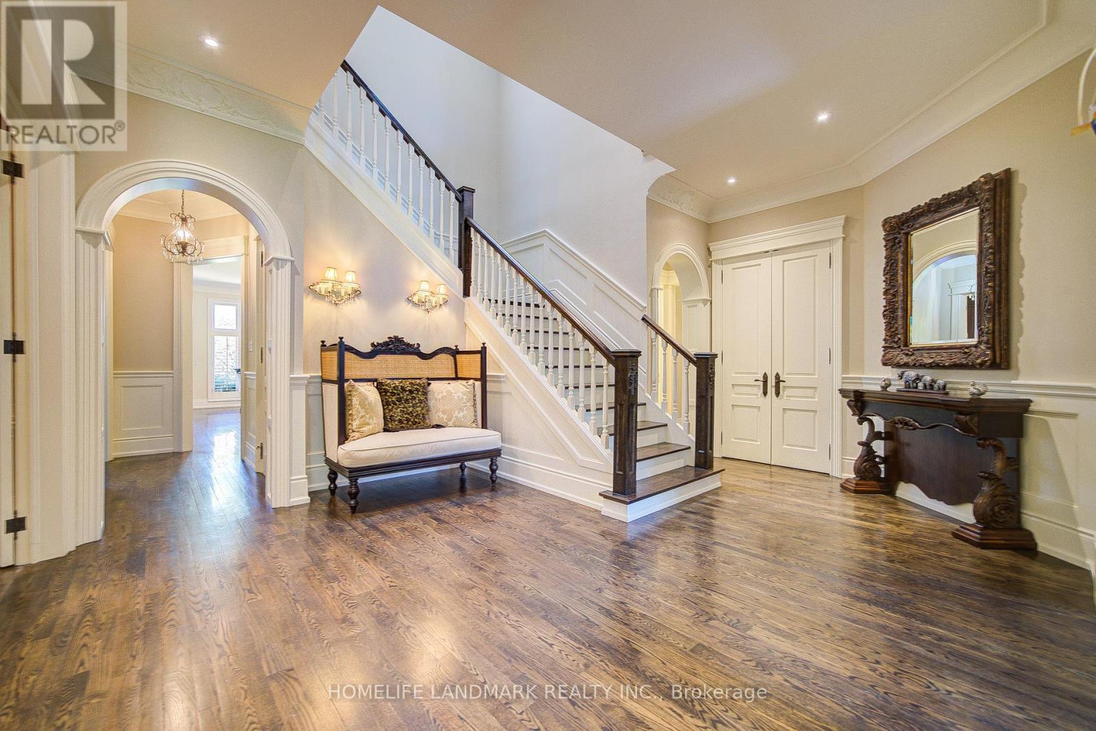 72 Gordon Road, Toronto, Ontario  M2P 1E4 - Photo 4 - C12416780