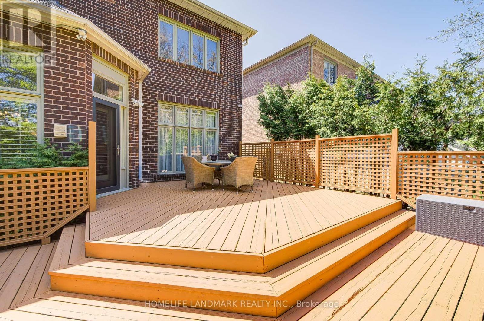 72 Gordon Road, Toronto, Ontario  M2P 1E4 - Photo 42 - C12416780