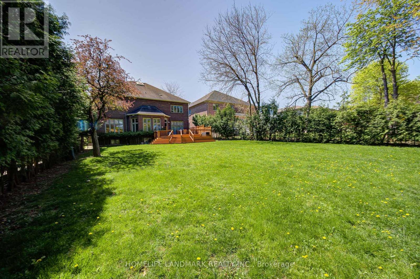 72 Gordon Road, Toronto, Ontario  M2P 1E4 - Photo 44 - C12416780