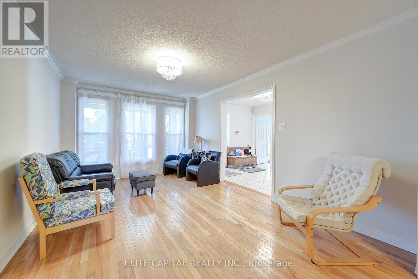 36 Ashcott Street, Toronto, Ontario  M1V 5G5 - Photo 8 - E12416775