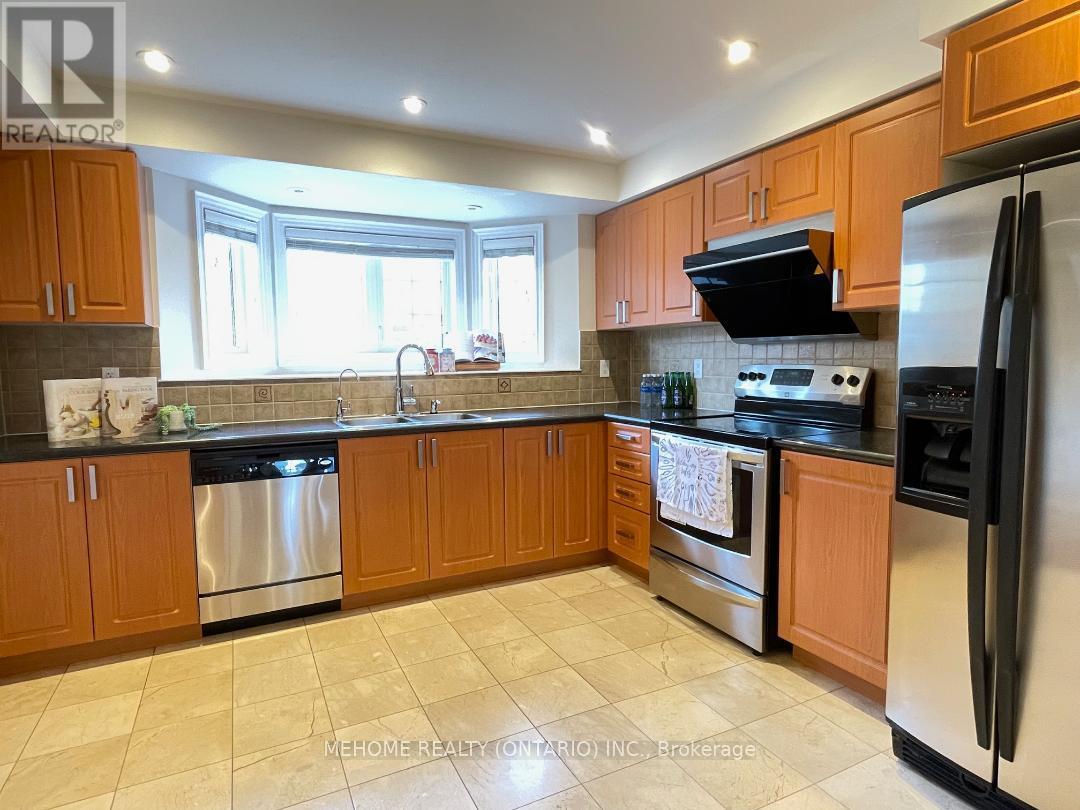 190 Legends Way, Markham, Ontario  L3R 6A9 - Photo 14 - N12416774