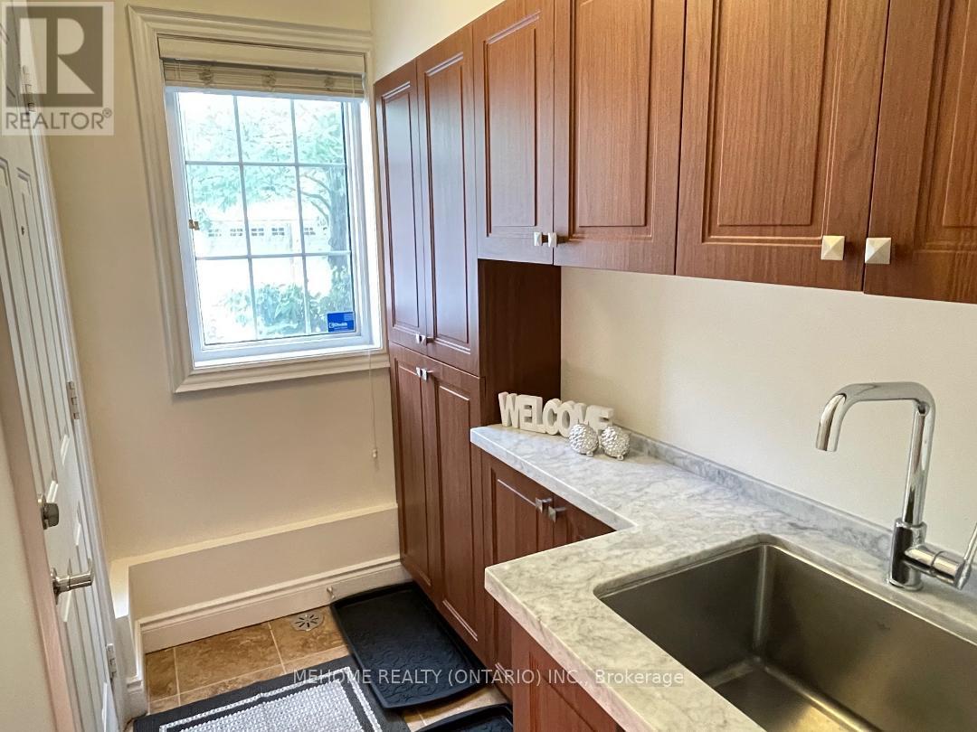 190 Legends Way, Markham, Ontario  L3R 6A9 - Photo 18 - N12416774