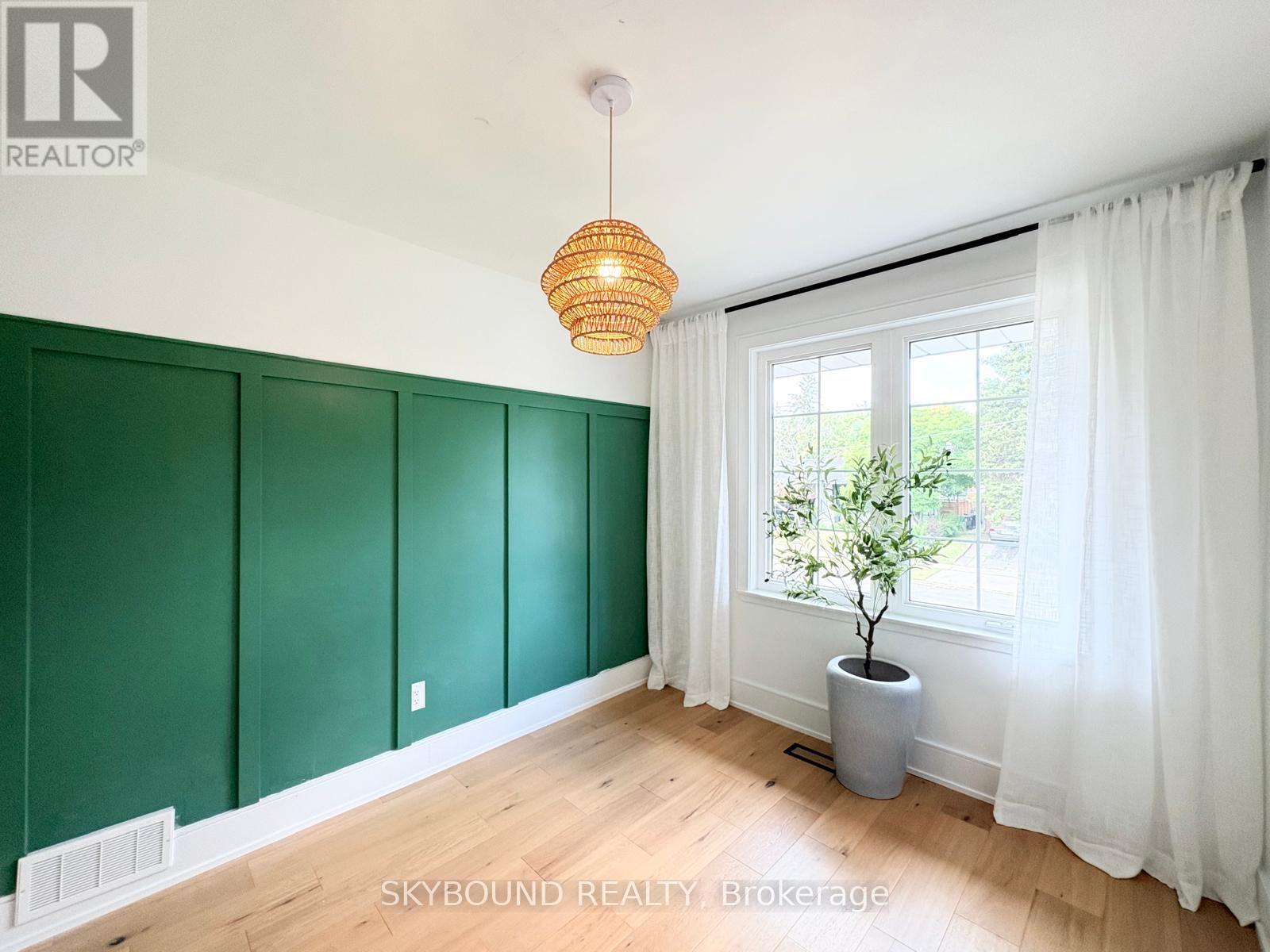 23 Drury Lane, Toronto, Ontario  M9P 1P8 - Photo 13 - W12416770