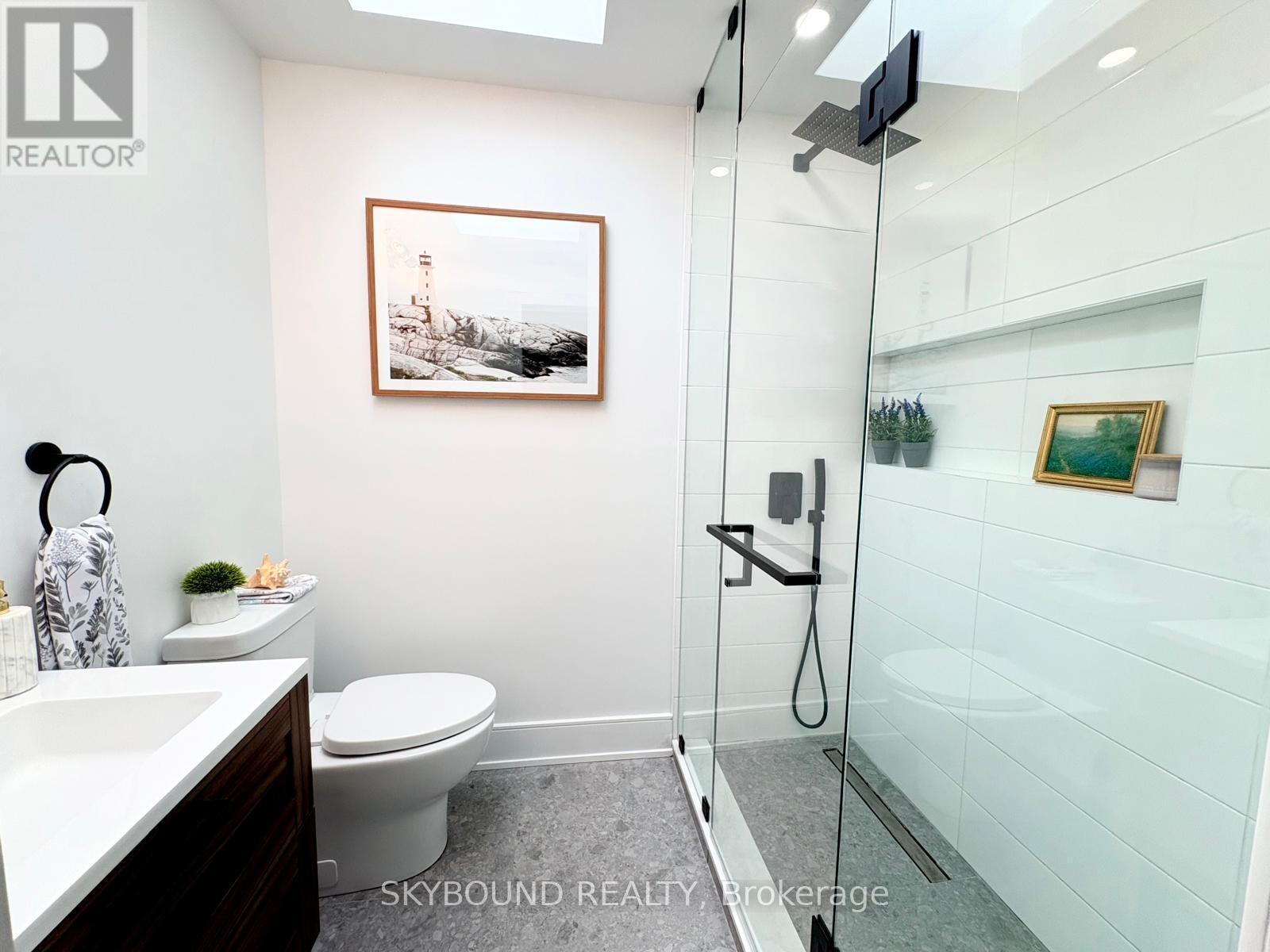 23 Drury Lane, Toronto, Ontario  M9P 1P8 - Photo 18 - W12416770