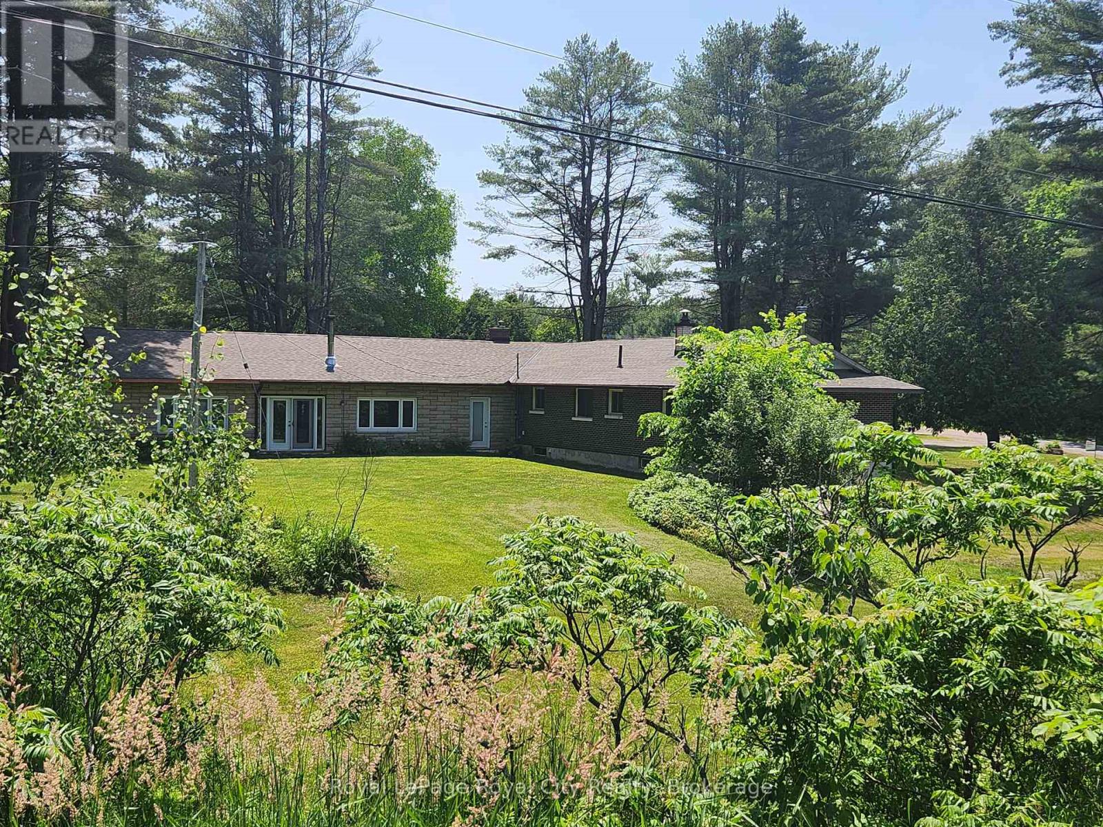 5 William Street, Bracebridge, Ontario  P1L 0A1 - Photo 3 - X12416787