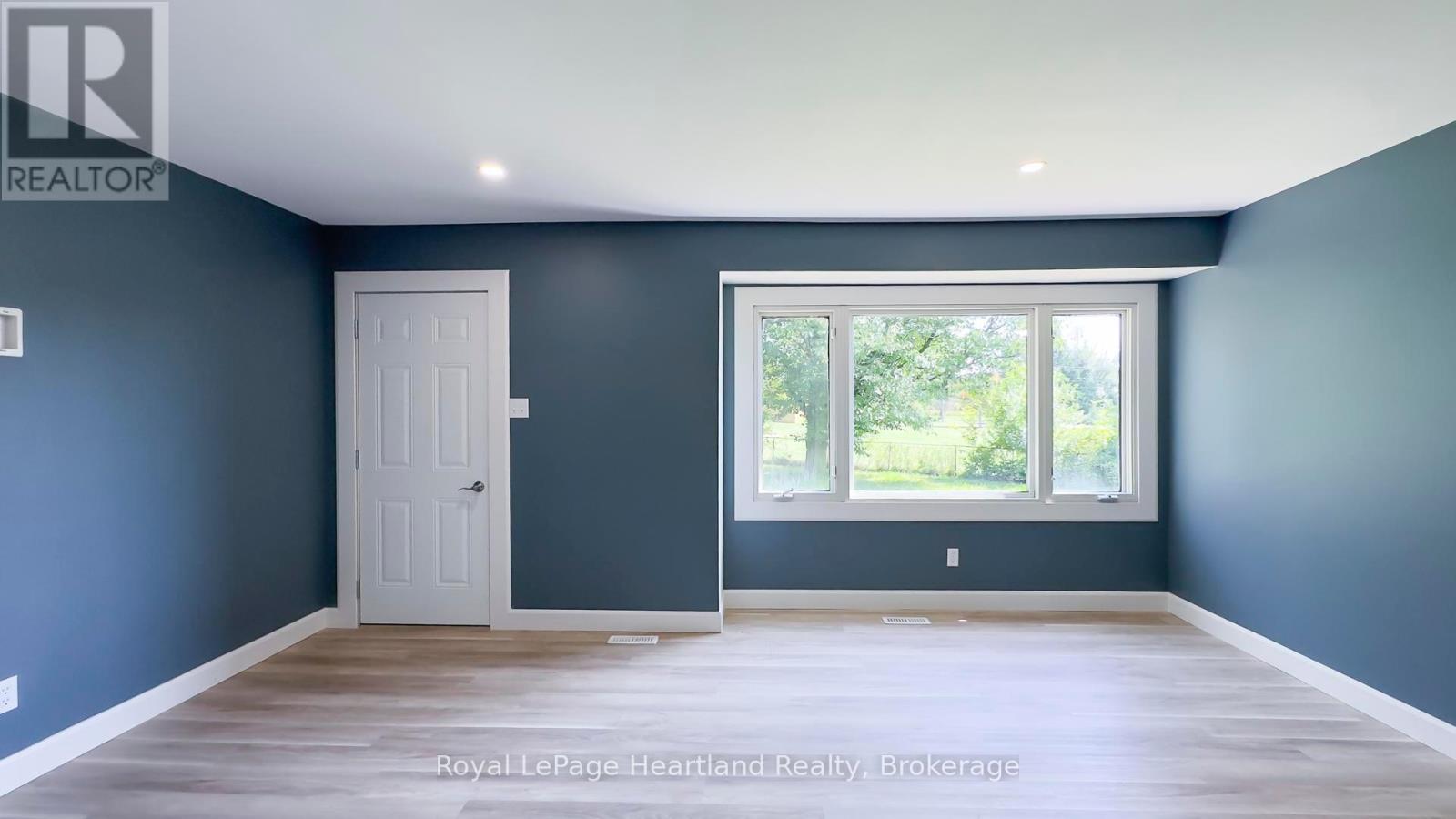 26 Quebec Road, Huron East, Ontario  N0M 1L0 - Photo 12 - X12416799