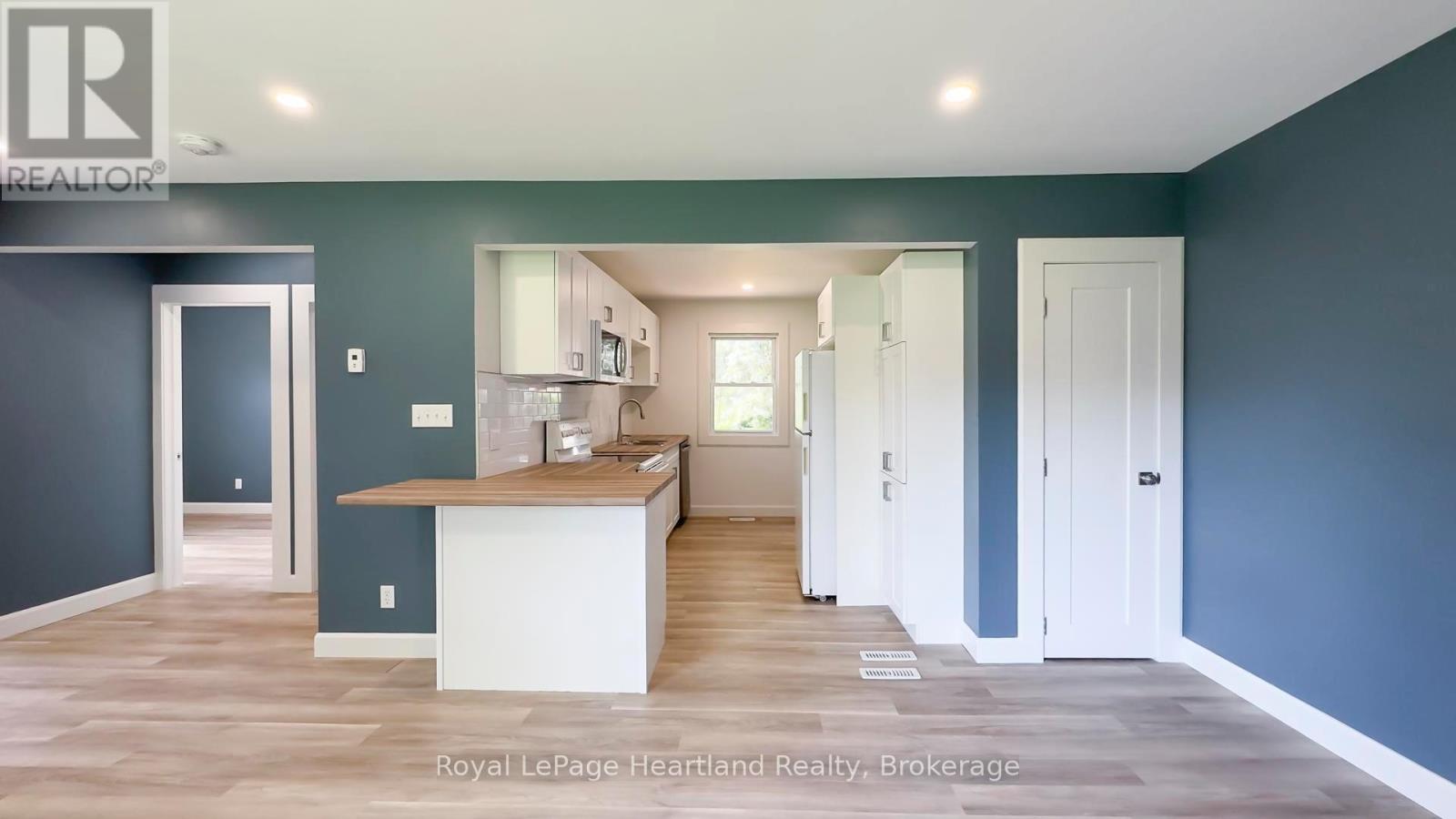 26 Quebec Road, Huron East, Ontario  N0M 1L0 - Photo 13 - X12416799