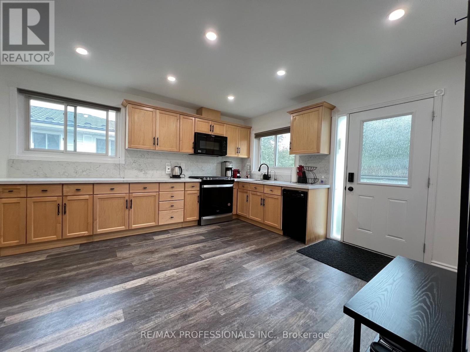 373 West Acres Drive, Guelph, Ontario  N1H 7B3 - Photo 4 - X12416796