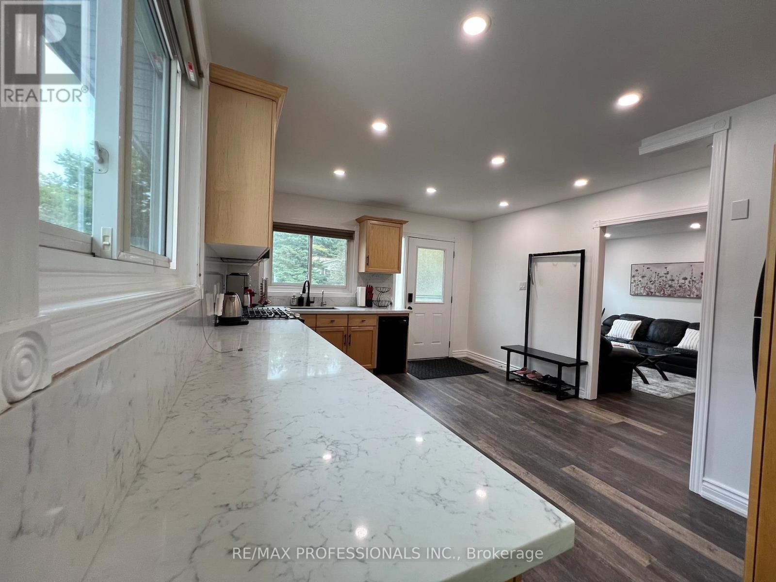373 West Acres Drive, Guelph, Ontario  N1H 7B3 - Photo 7 - X12416796