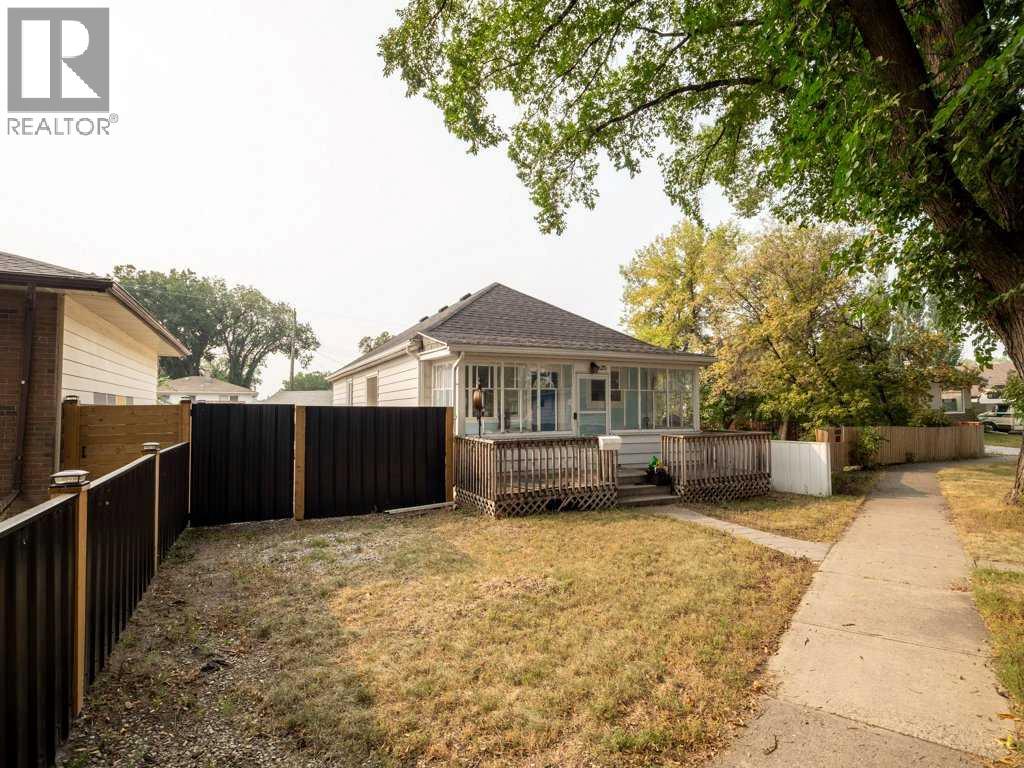 Property at 1620 2A Avenue N image 3