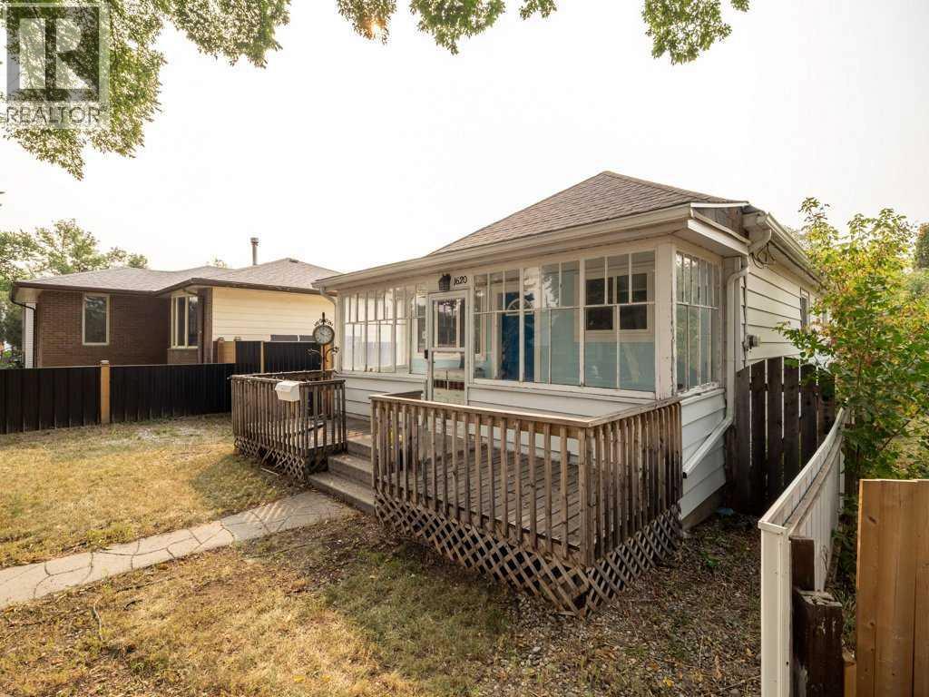 Property at 1620 2A Avenue N image 2