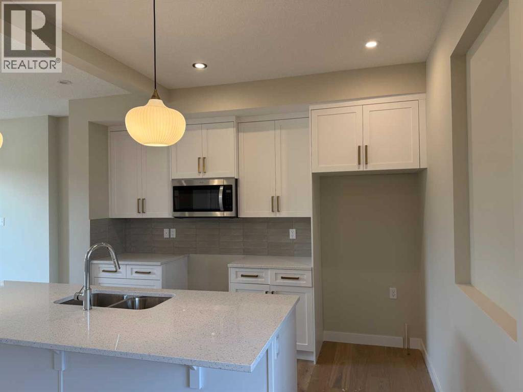 318 Sundown Road, Cochrane, Alberta  T4C 3H2 - Photo 13 - A2258128