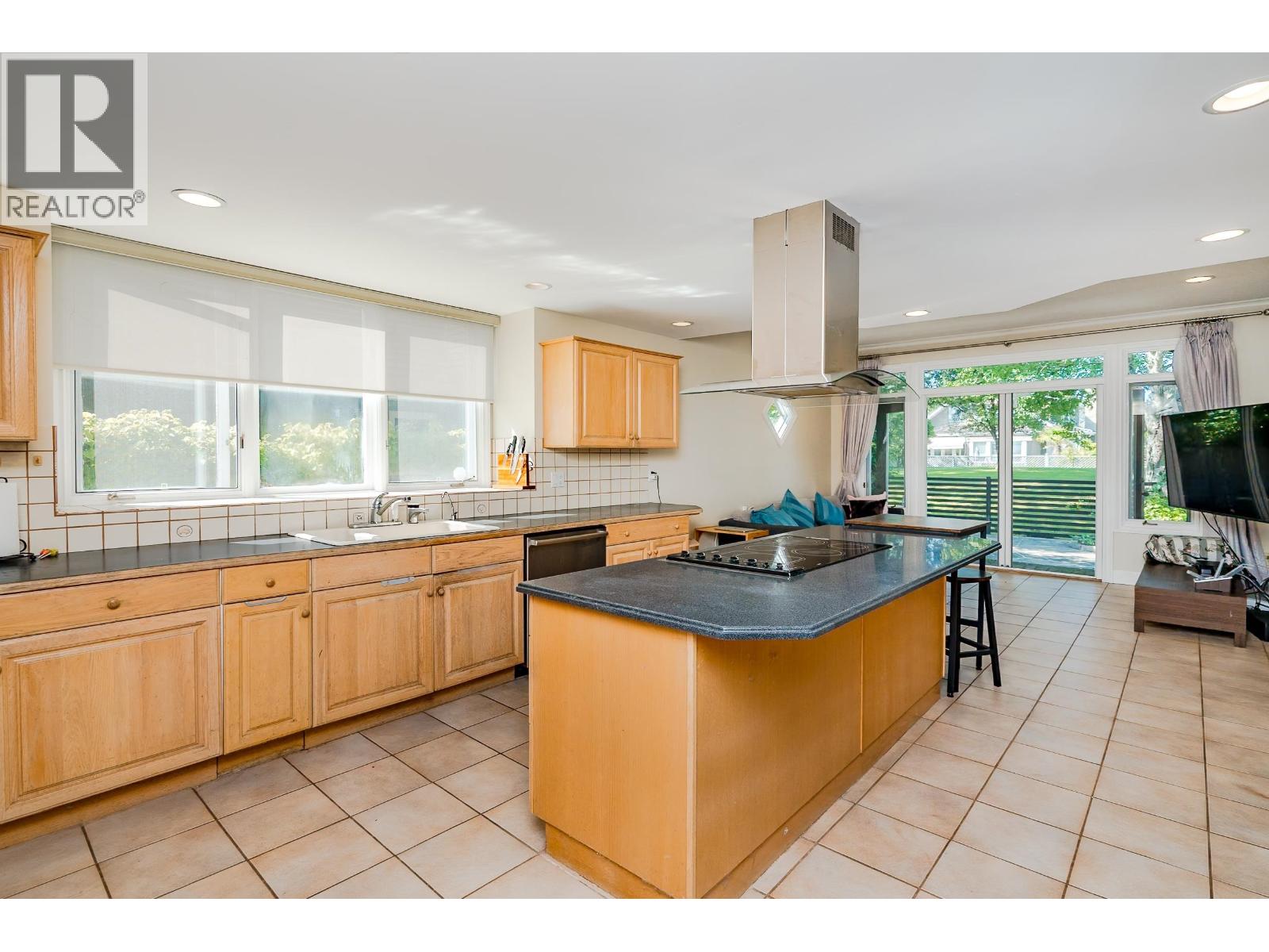 8405 Gillnet Place, Vancouver, British Columbia  V6P 6P7 - Photo 13 - R3046300