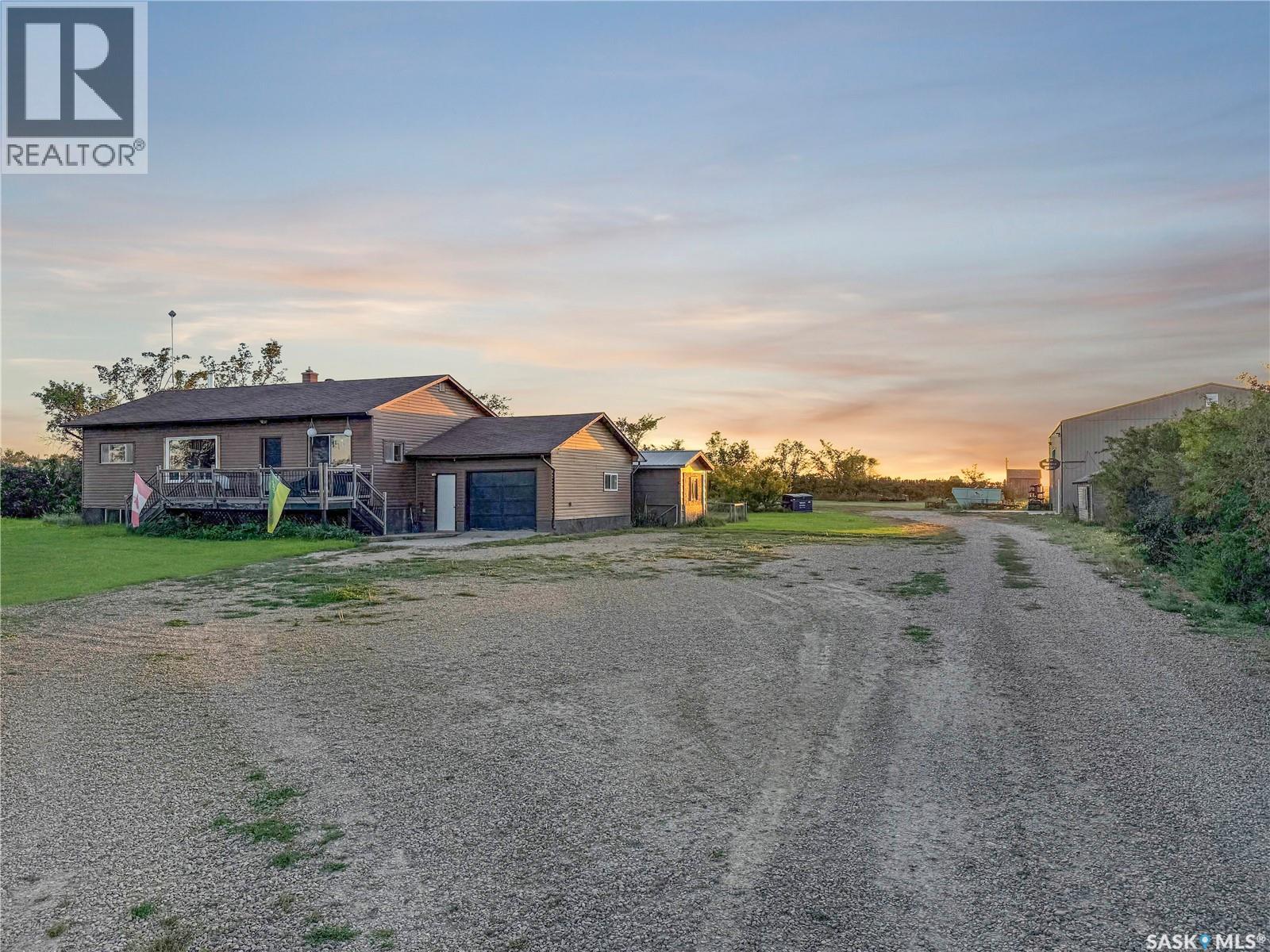 Rhineland Acreage, Swift Current Rm No. 137, Saskatchewan  S9H 4M6 - Photo 1 - SK995777