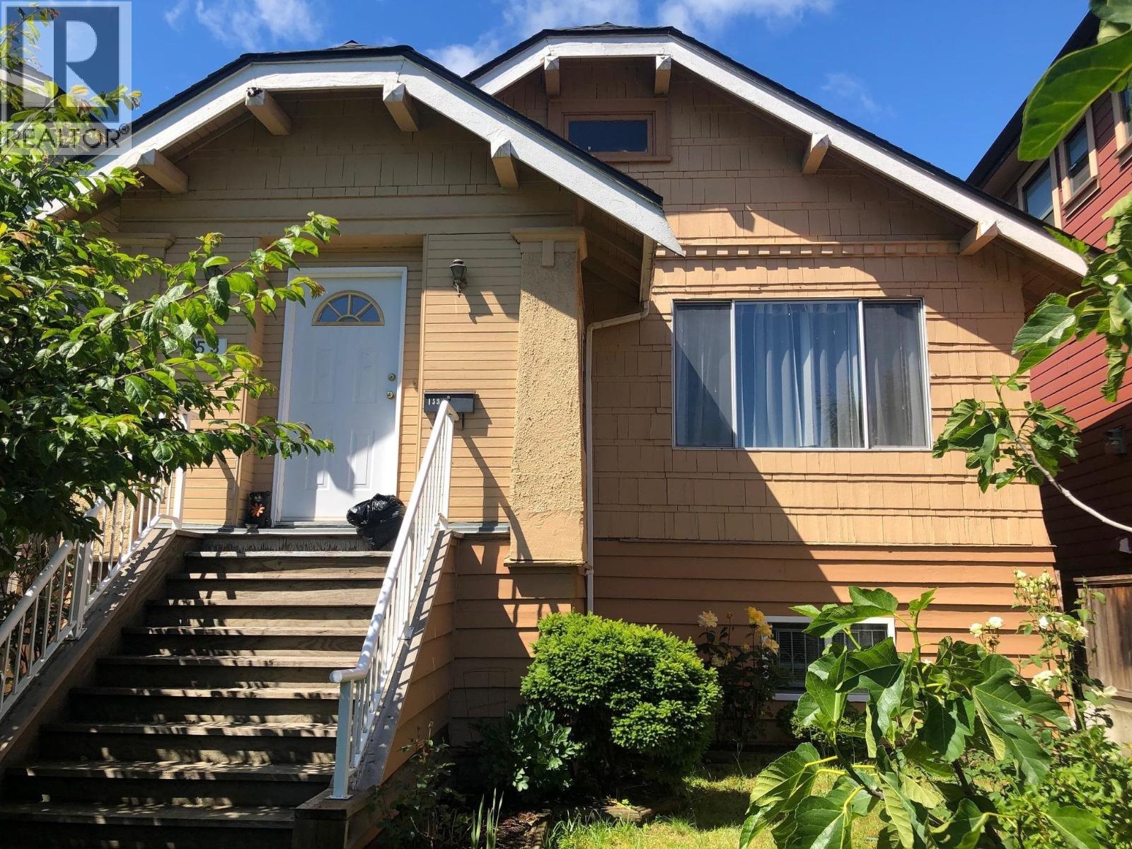 153 Se Marine Drive, Vancouver, British Columbia  V5X 2S2 - Photo 2 - R3050287