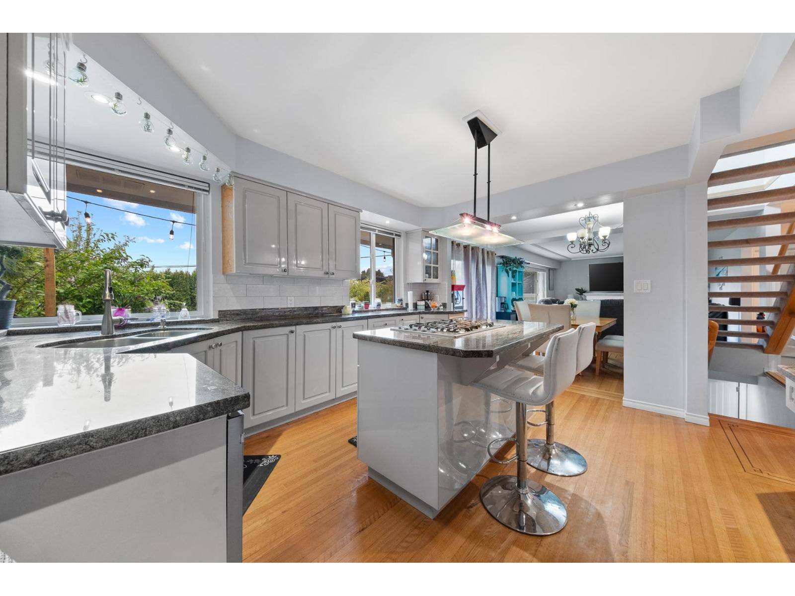 14424 Mann Park Crescent, White Rock, British Columbia  V4B 3A8 - Photo 10 - R3050159