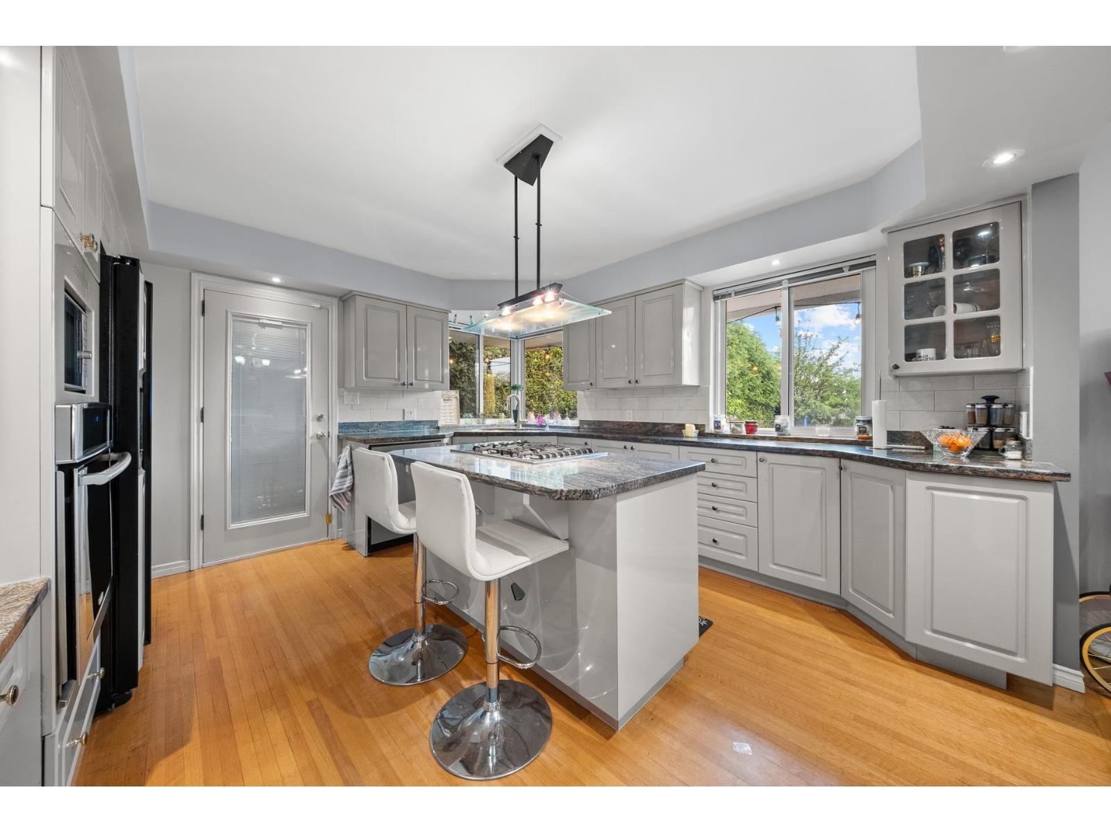 14424 Mann Park Crescent, White Rock, British Columbia  V4B 3A8 - Photo 8 - R3050159