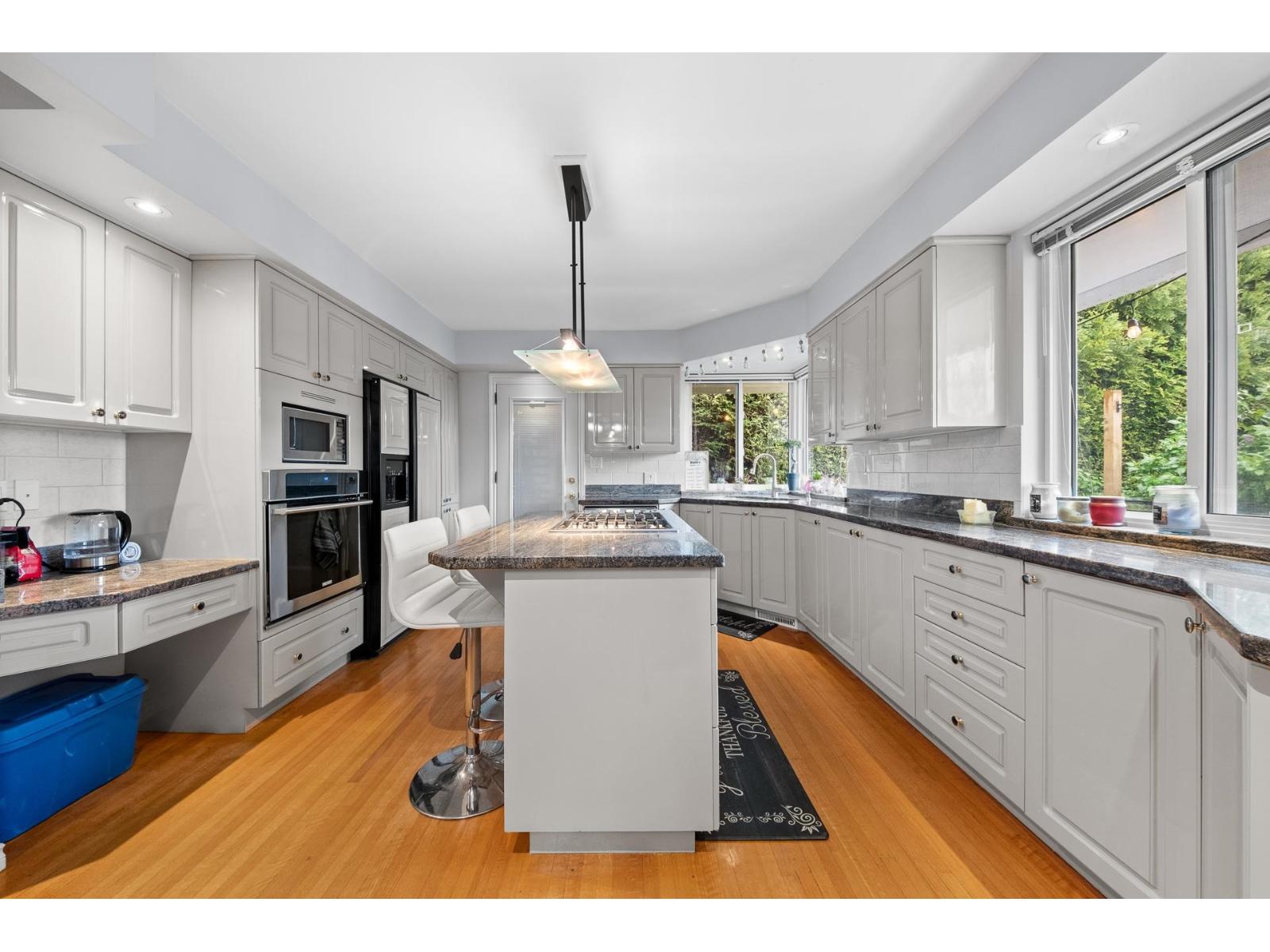 14424 Mann Park Crescent, White Rock, British Columbia  V4B 3A8 - Photo 9 - R3050159