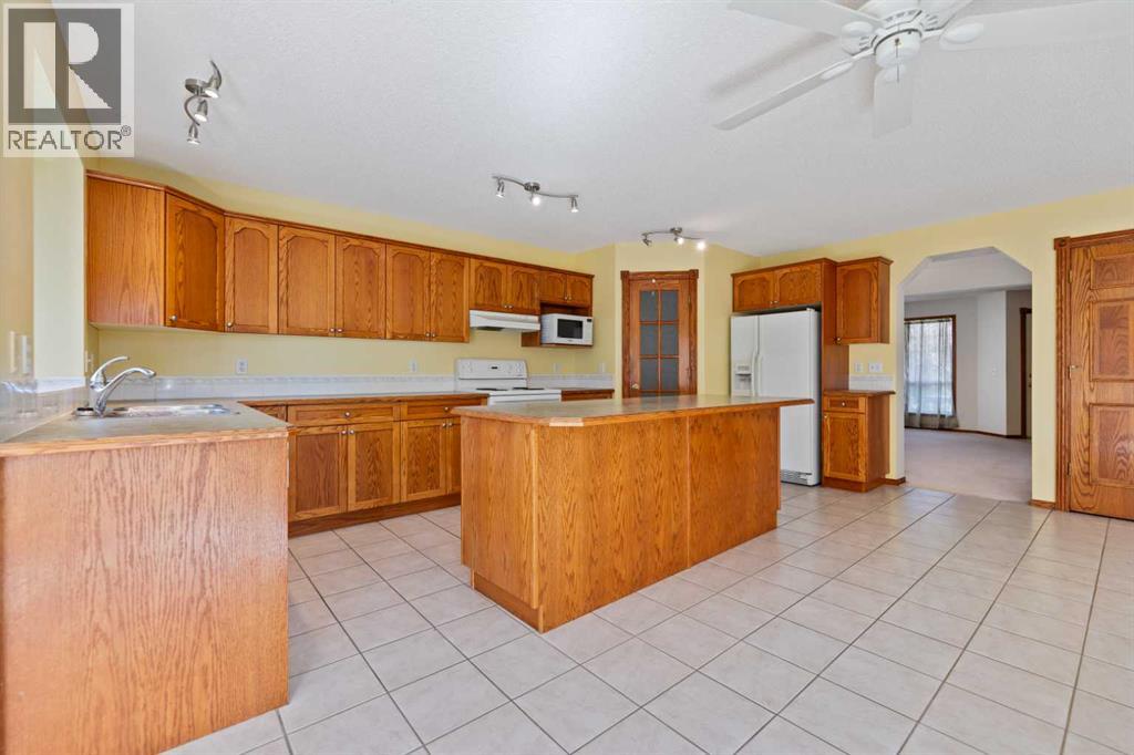 183 Cove Drive, Chestermere, Alberta  T1X 1E9 - Photo 9 - A2248417