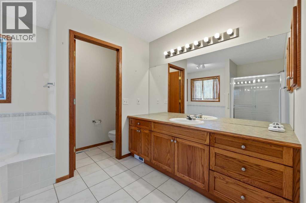 183 Cove Drive, Chestermere, Alberta  T1X 1E9 - Photo 26 - A2248417