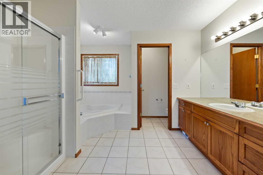 183 Cove Drive, Chestermere, Alberta  T1X 1E9 - Photo 27 - A2248417