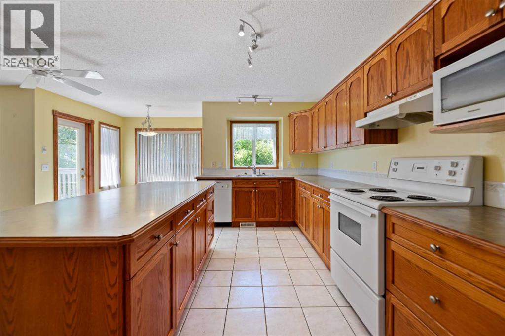 183 Cove Drive, Chestermere, Alberta  T1X 1E9 - Photo 13 - A2248417