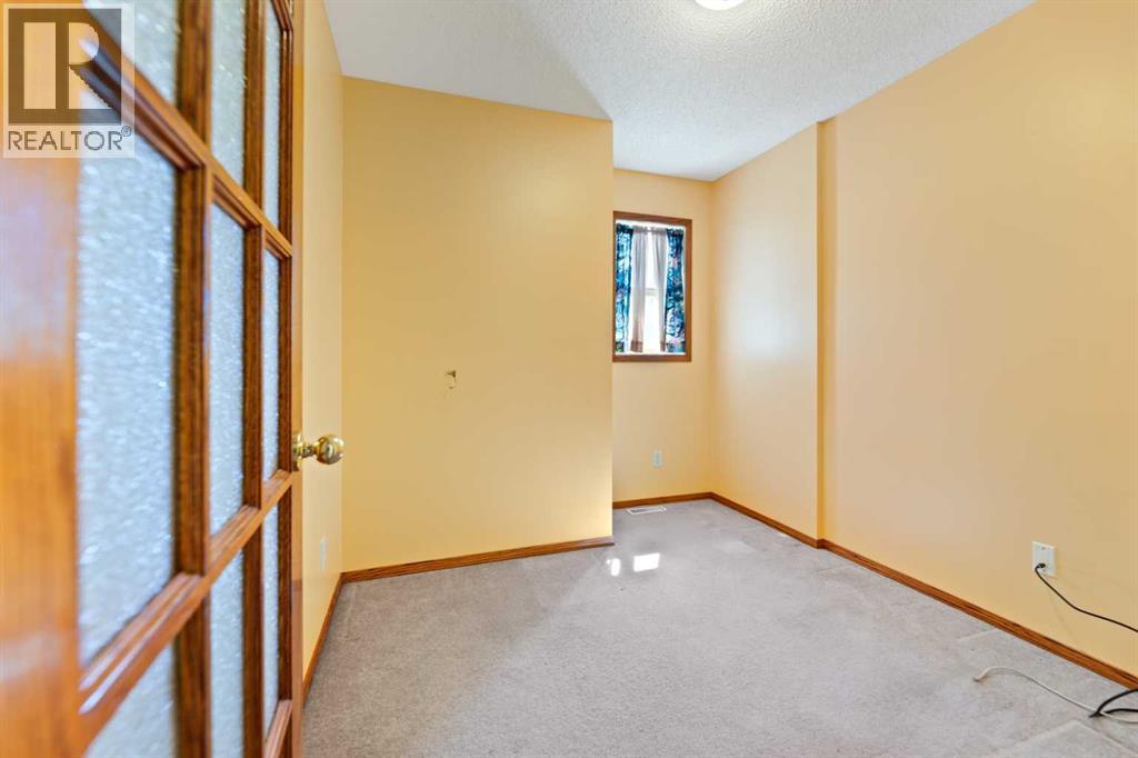 183 Cove Drive, Chestermere, Alberta  T1X 1E9 - Photo 21 - A2248417