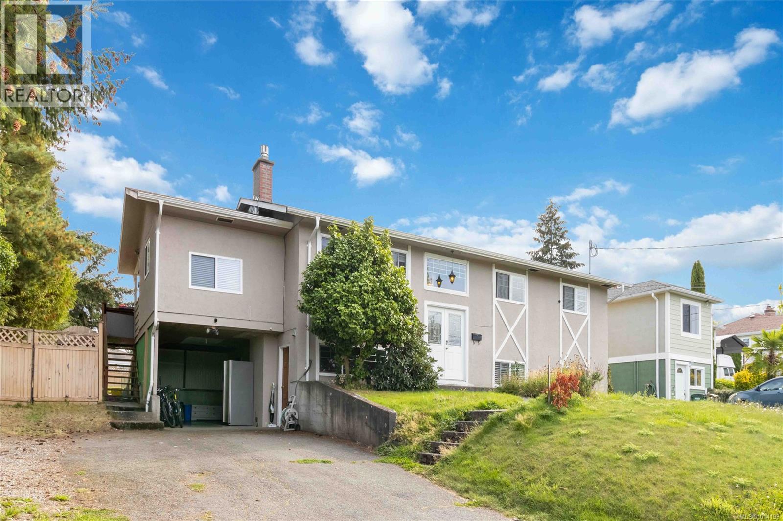 625 Baker St, Saanich, British Columbia