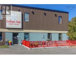 9185 Commercial Street, New Minas, Ca