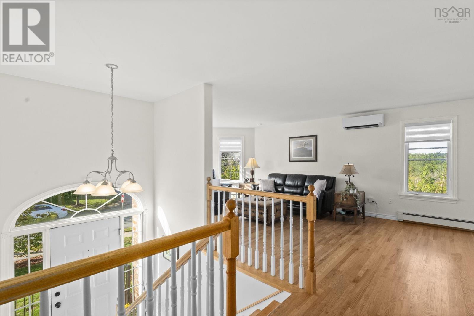 Property at 4 Carlina Court image 3