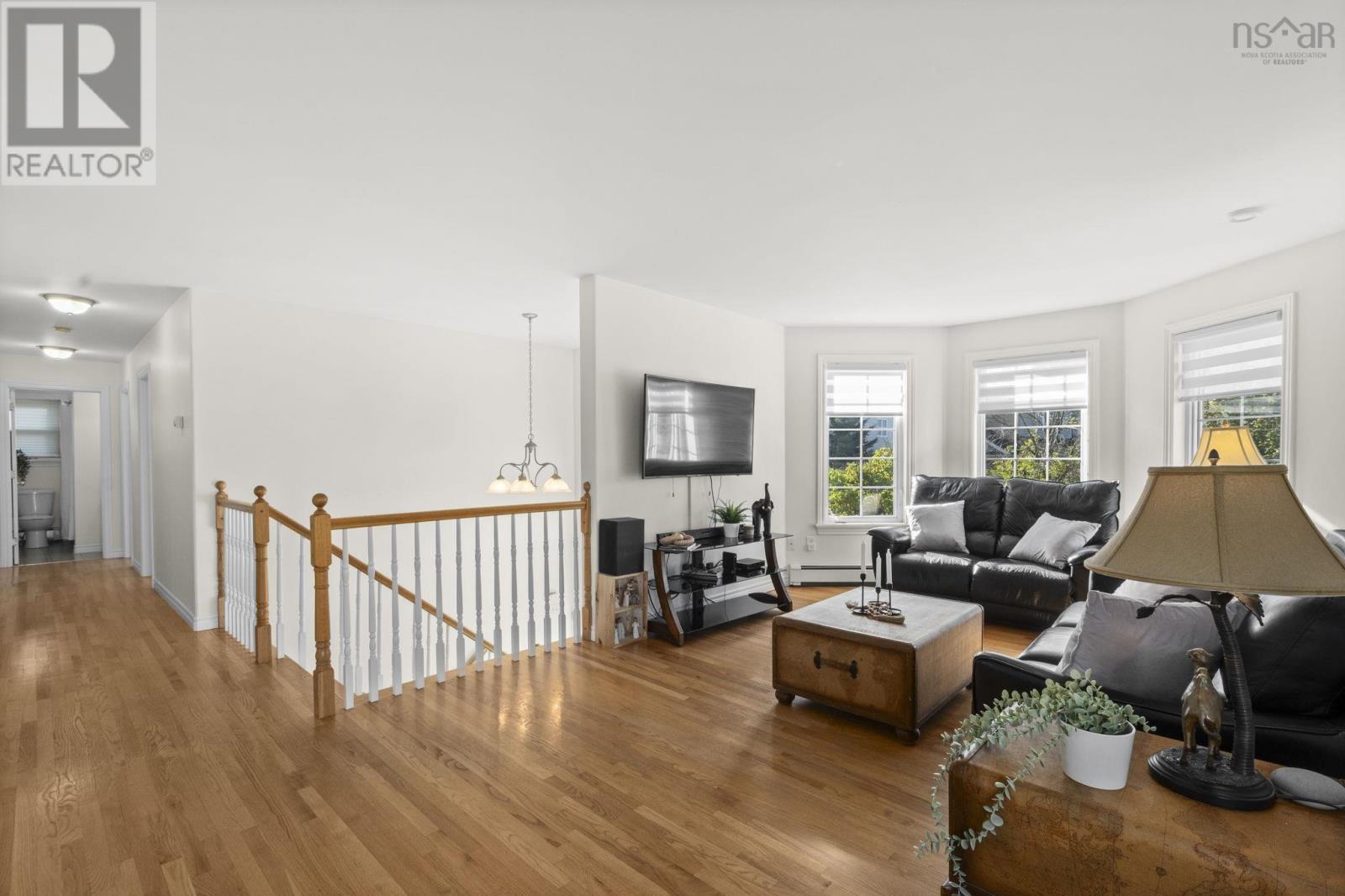 Property at 4 Carlina Court image 5